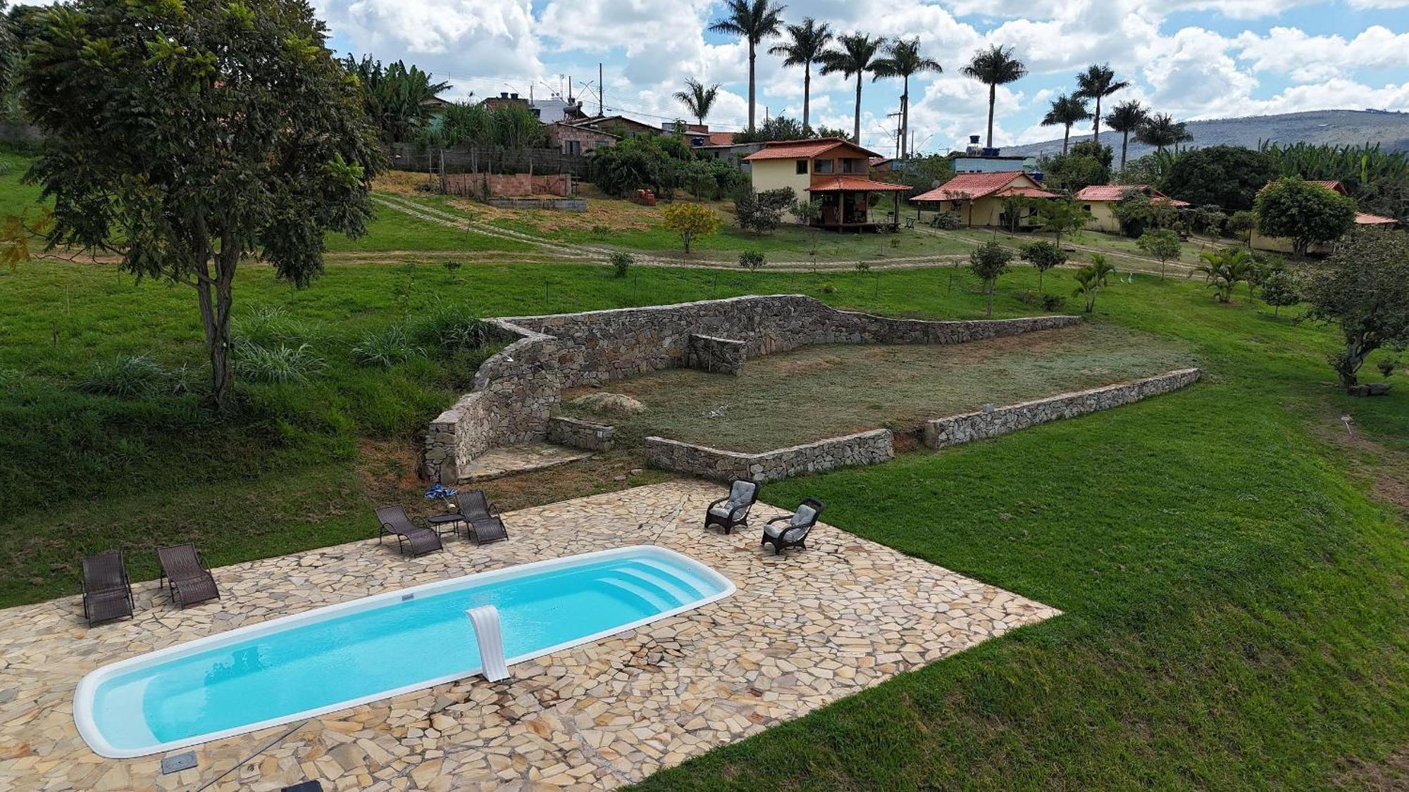 Chales Vila Carrancas - Unidade Centro ภายนอก รูปภาพ