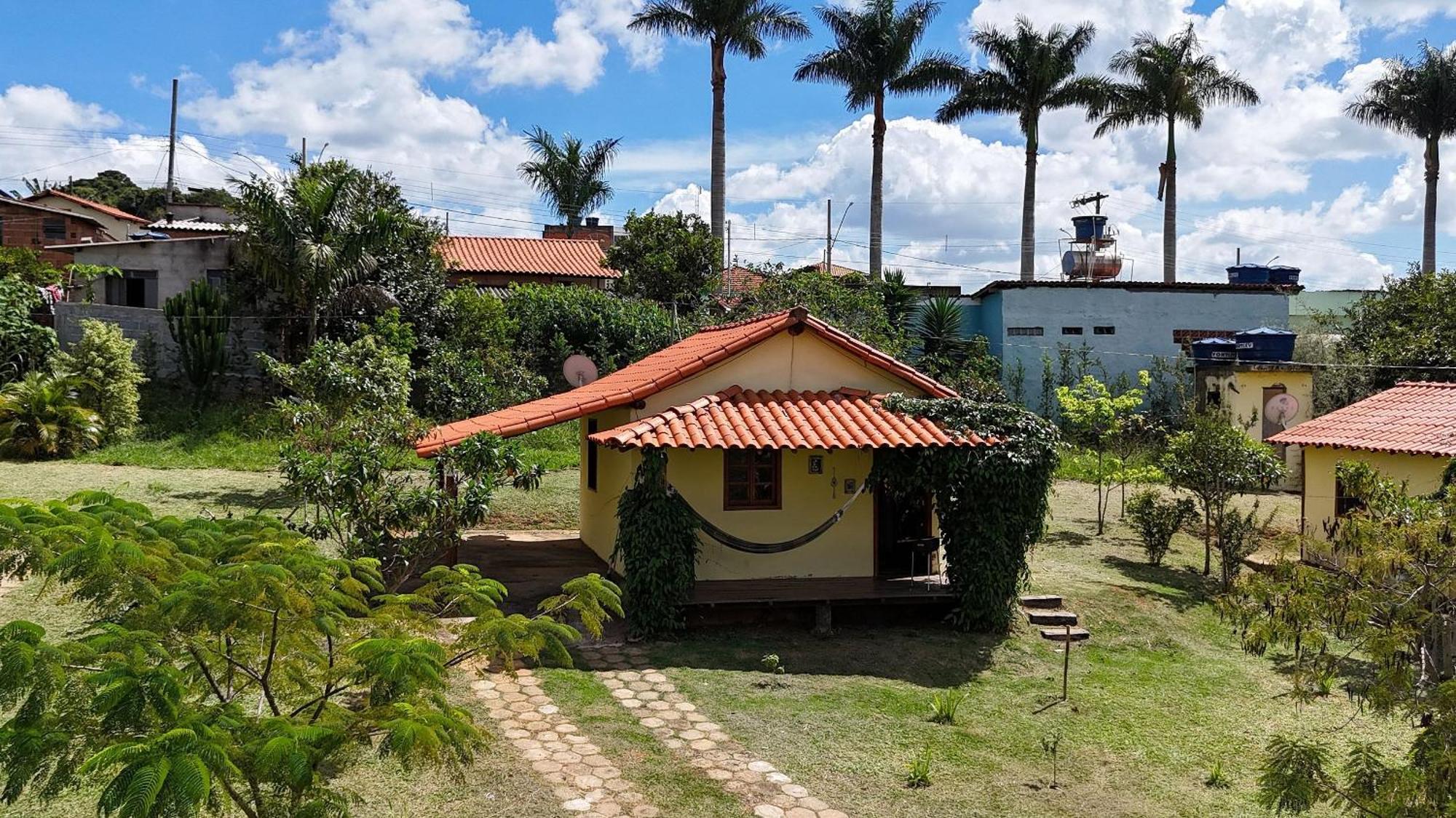 Chales Vila Carrancas - Unidade Centro ภายนอก รูปภาพ